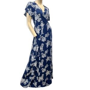 Lulu's - NWT Navy Floral Wrap V Neck Maxi Dress- M